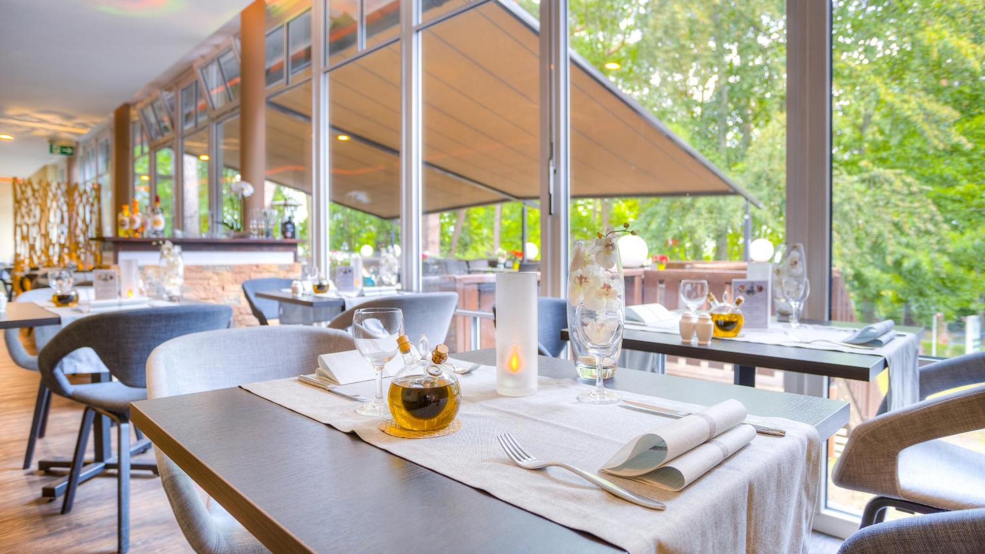 Ostseehotel Villen Im Park - Ein Rovell Hotel Heringsdorf  Exterior photo