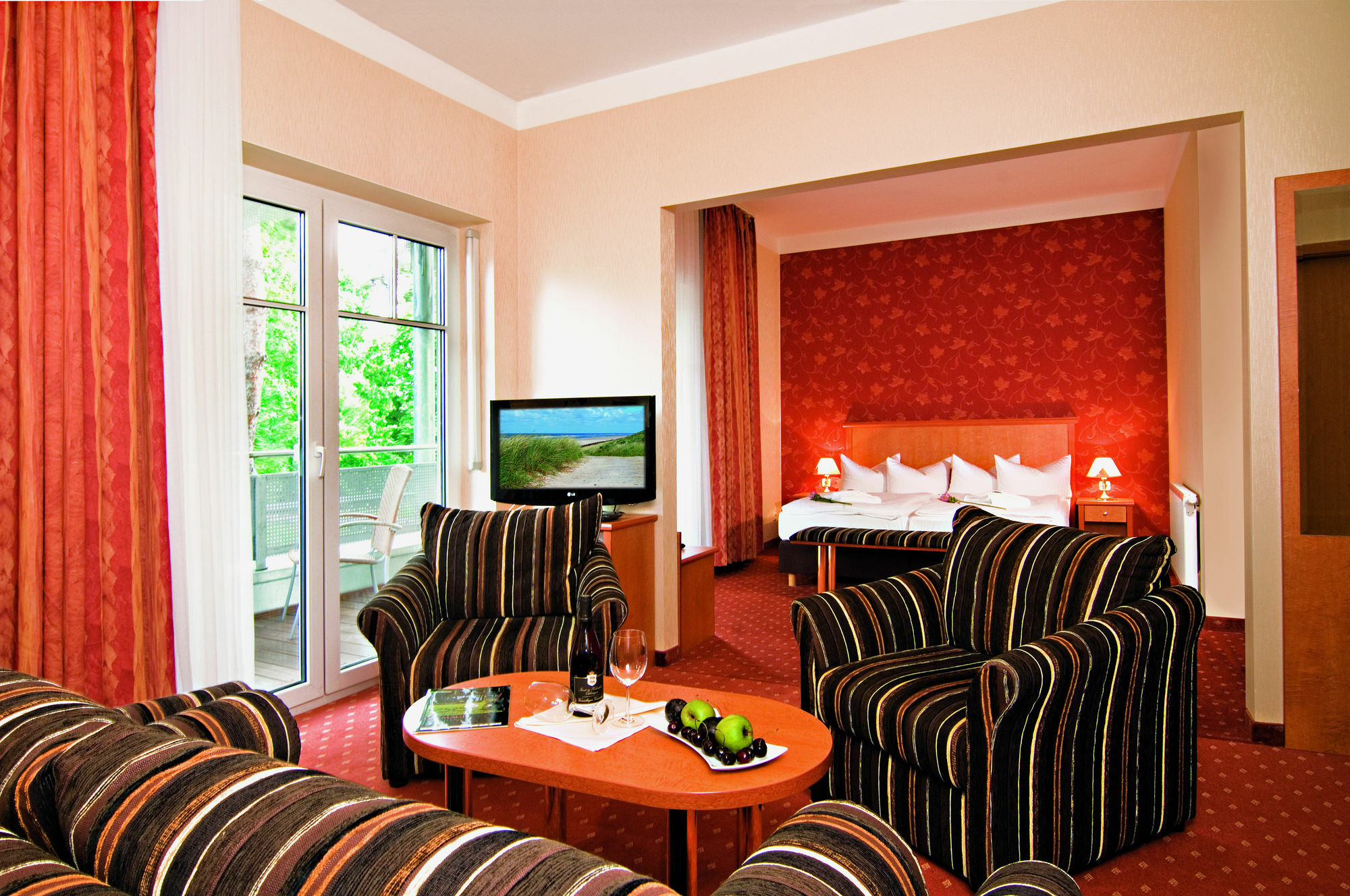 Ostseehotel Villen Im Park - Ein Rovell Hotel Heringsdorf  Exterior photo